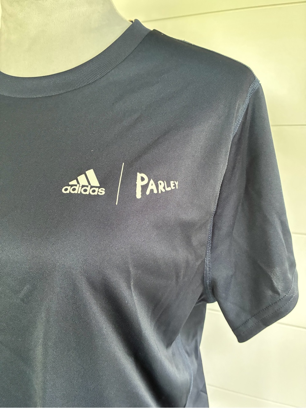 Adidas Parley Short-Sleeve Athletic Tee women’s Sz XL NWT/0241 - Picture 2 of 10